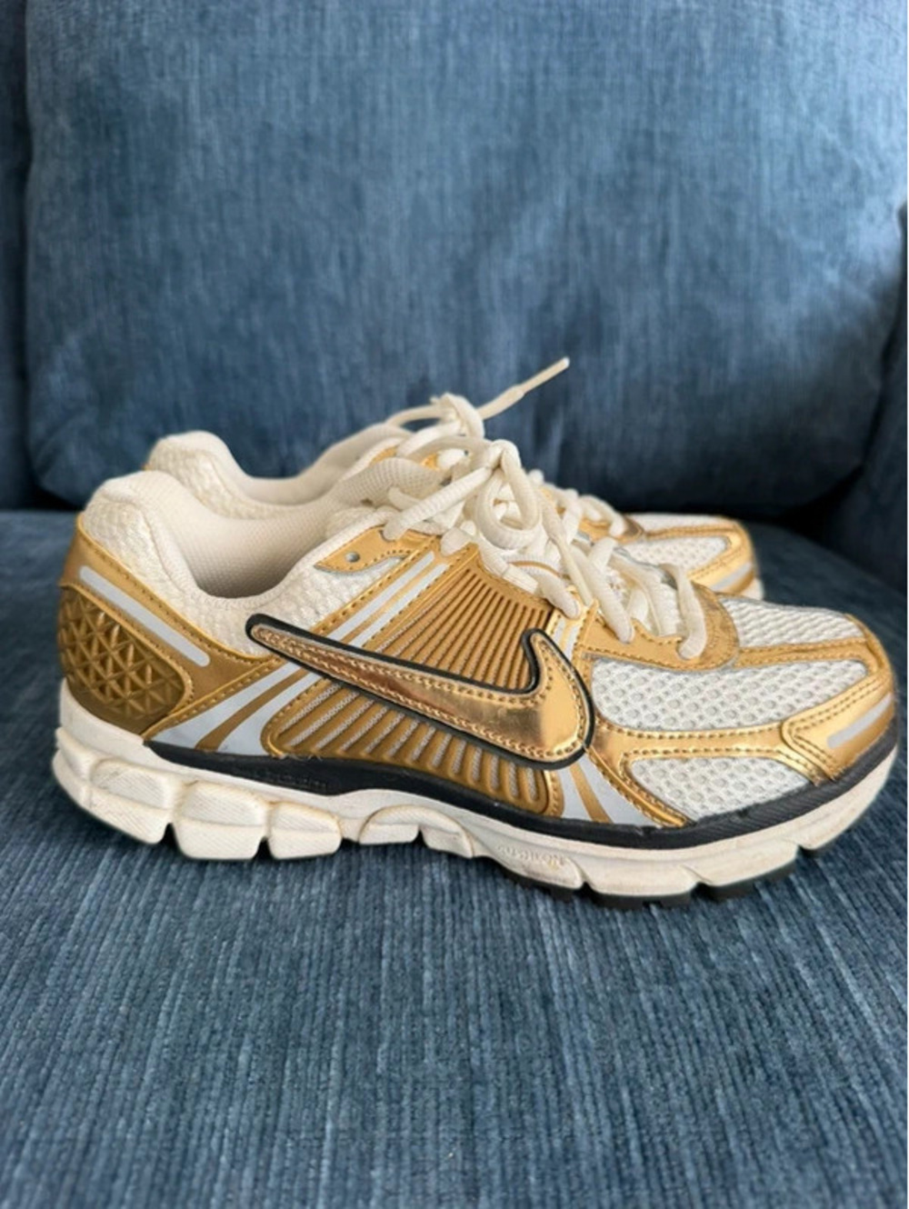 Nike Zoom Vomero 5 "Photon Dust/Metallic Gold" women's sneakers size 7.5